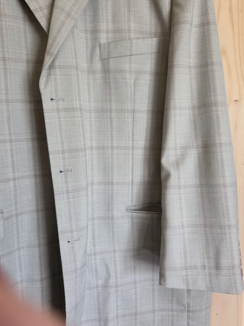 VINTAGE Men's Light Gray Plaid Three-Piece Suit - Tailored Classic 50L